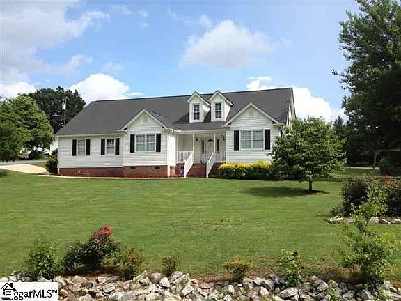 2nd image of 301 Courtney Cir