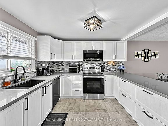 4th image of 233 Innisfil St #8