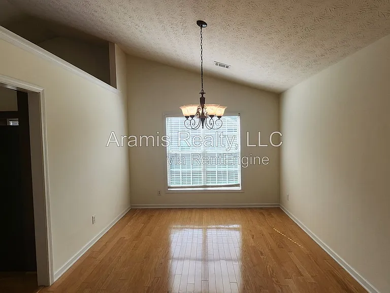 3241 Cranberry Ln — Photo 5
