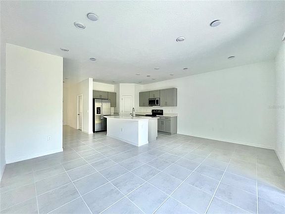 4th image of 3619 Davenport Creek Ct