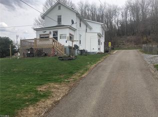 242 E Silver St, Waynesburg, OH 44688