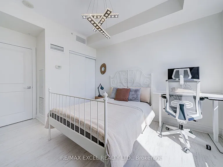 85 N Park Rd S #705 — Photo 24