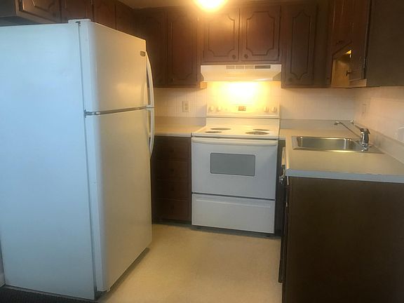 2nd image of 840 Lincoln Ave APT 6