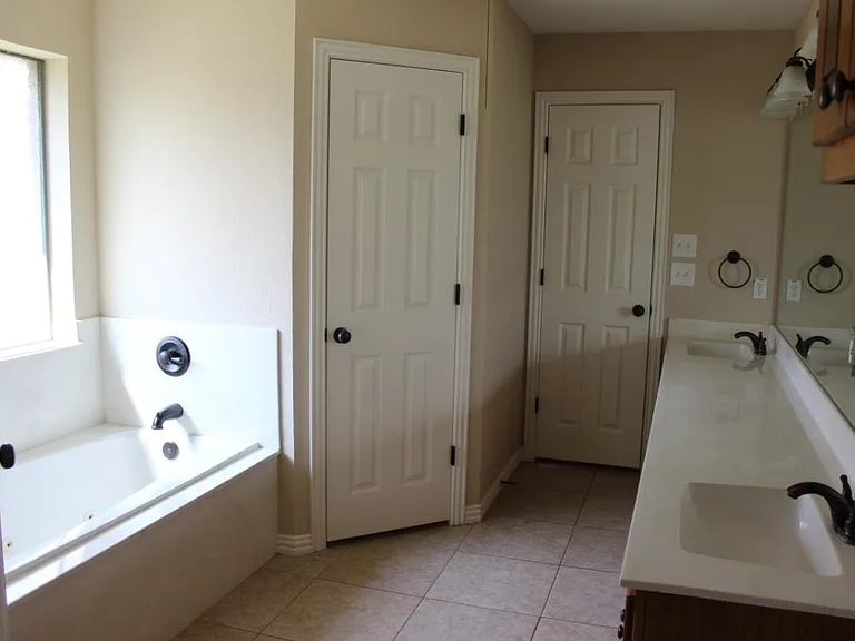 337 Clark Ave — Photo 8