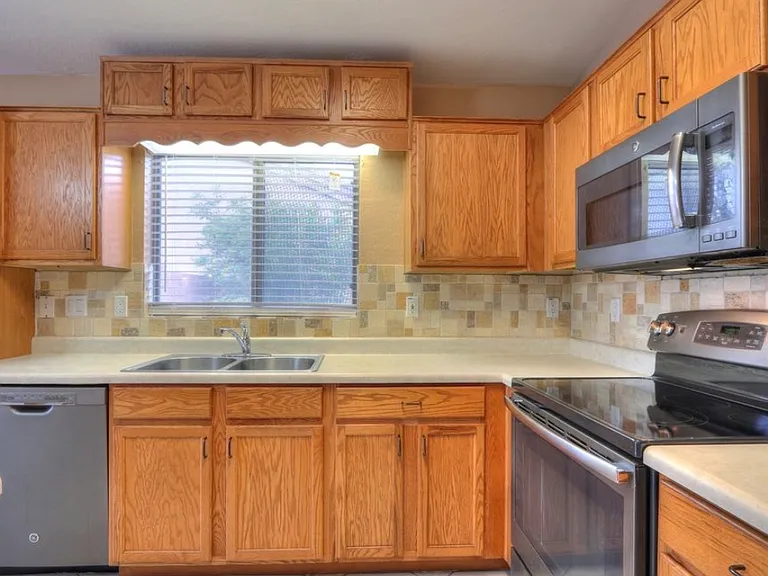 1734 E San Xavier Dr — Photo 6