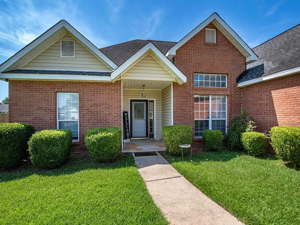 225 Autumn Woods Dr