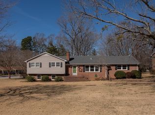 332 Saint James Dr, Spartanburg, SC 29301