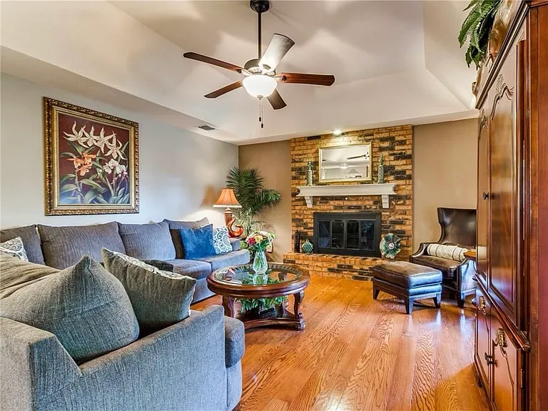9116 Indian Creek Dr — Photo 4