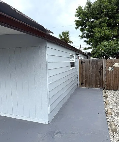 5200 76th St N — Photo 2