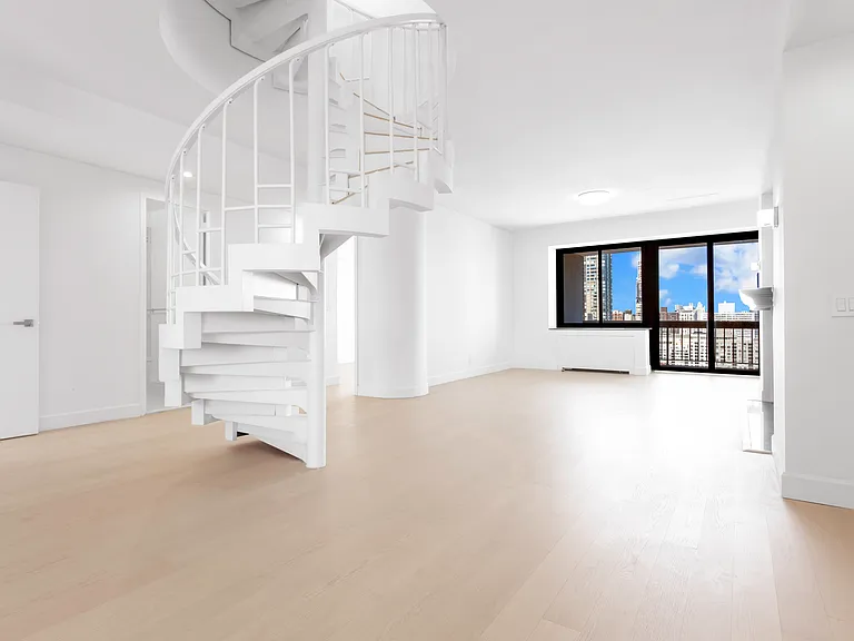 245 E 58th St #Penthouse A — Photo 4