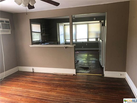 4th image of 1206 W Martin Luther King Dr