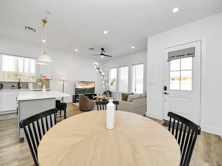 3907 Maggie St — Photo 5