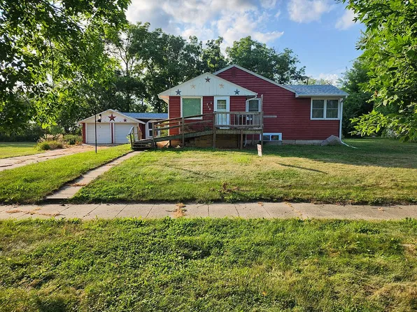 710 2nd St, Wakonda, SD 57073