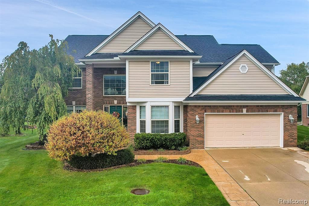 21273 Gentry Dr, MI 48044 Zillow