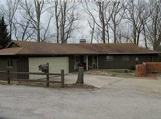 2 Warwick Pl, Charleston, WV 25314