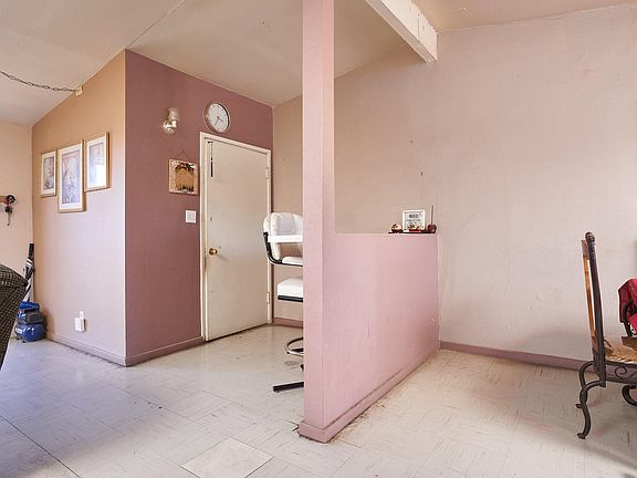 4th image of 2116/2118 E 35th St