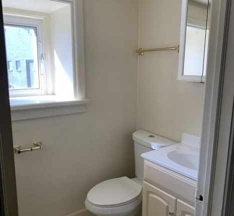 4th image of 325 Greenwich St