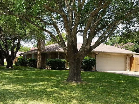2nd image of 107 Briar Ln