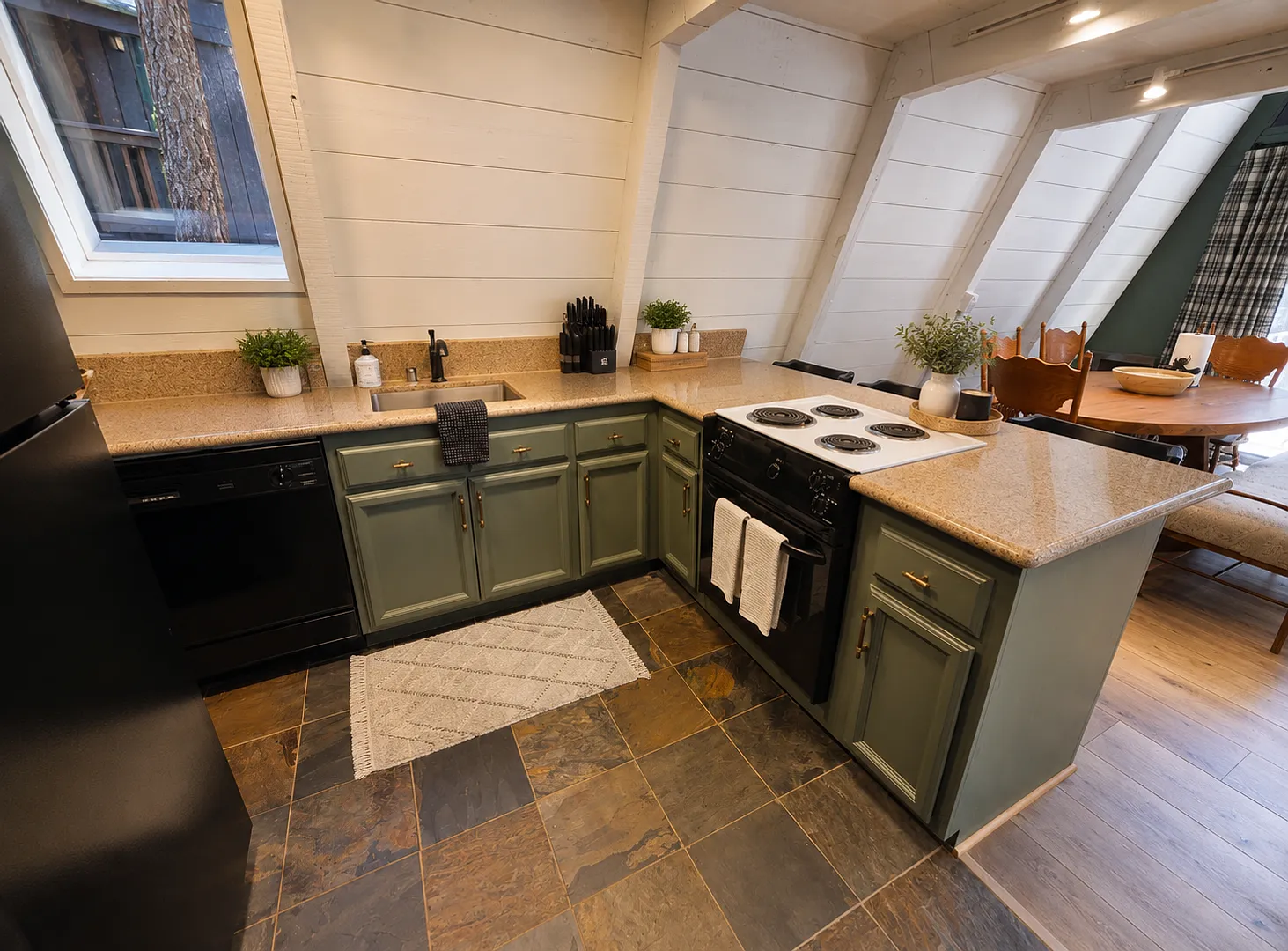 Tahoe Donner Ski Lease | Available Jan 2 - April 30 |$3200/mo. — Photo 2