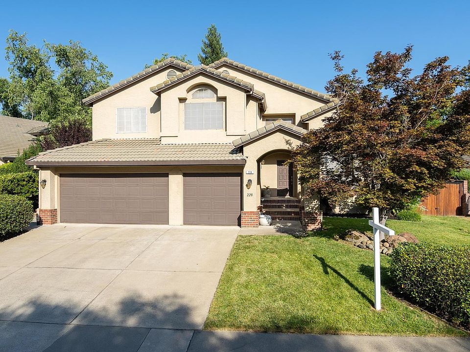 1st image of 228 Dulverton Cir