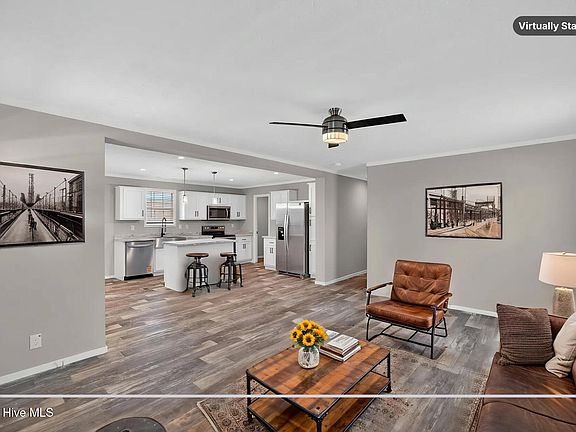 4th image of 1021 Pine Ridge Court