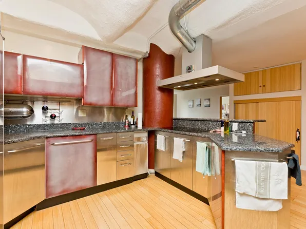 345 N Canal St, Chicago, IL 60606