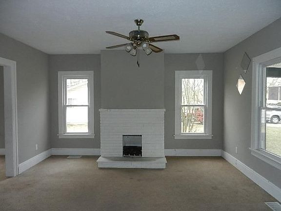 3rd image of 25 Meadow Dr