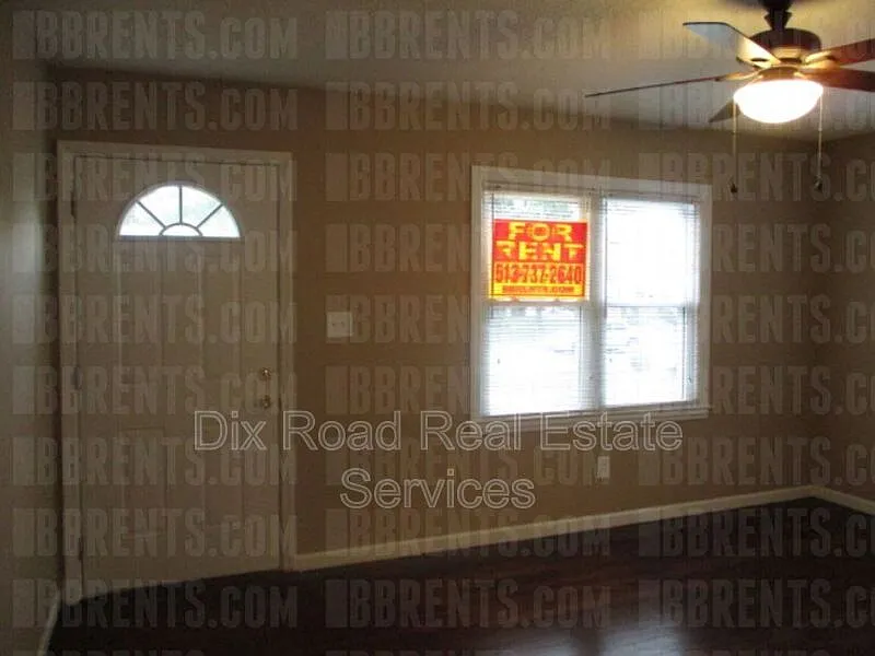 2 bed, 1.0 bath, 848 sqft, $1,300 — Photo 3