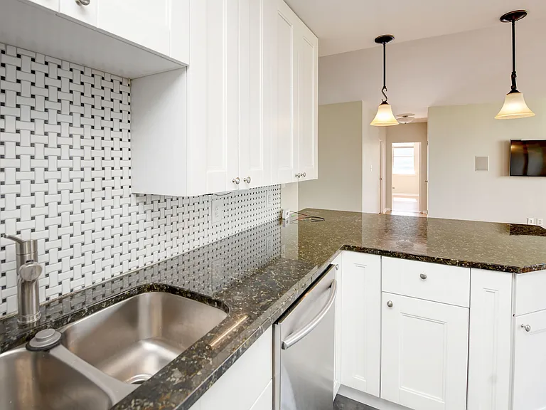 1620 E Broad St #402 — Photo 19