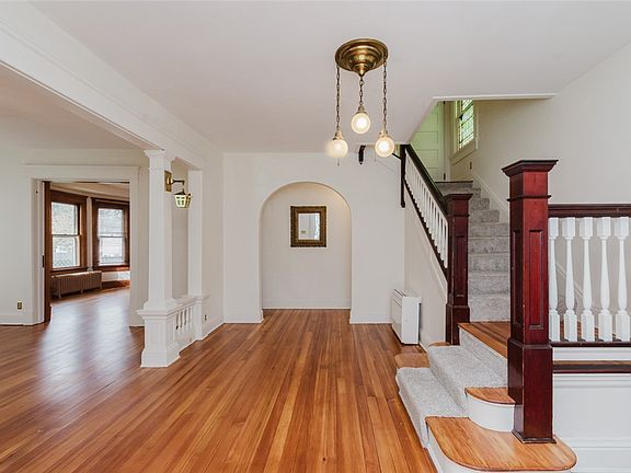 4th image of 433 S 5th St