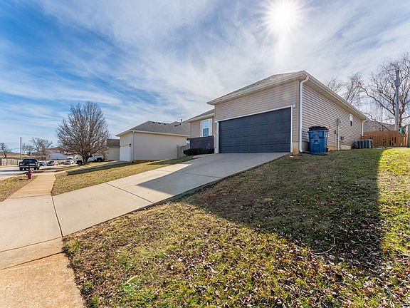 3rd image of 416 W White Ash Road