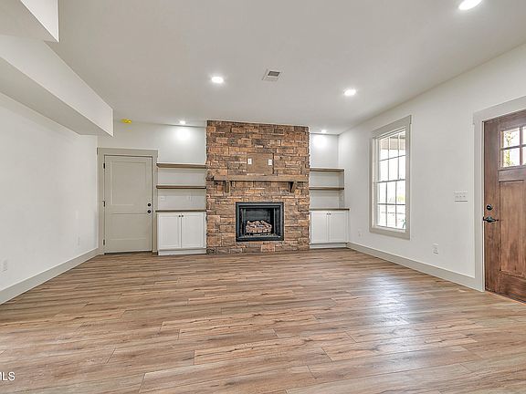 2nd image of 505 Hickory Private Drive St