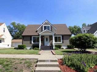 913 Oxford Ave, Pekin, IL