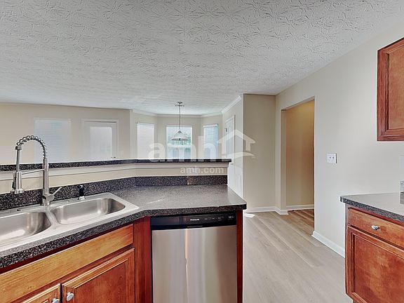 4th image of 3738 Renfroe Ave