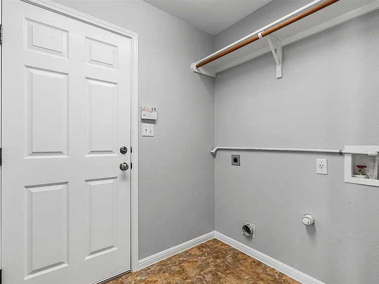 2505 Rusk Ct — Photo 37