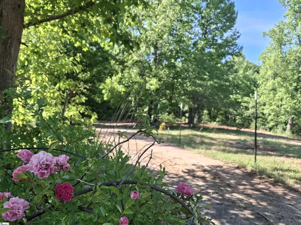 130 Sunny Ln, Pickens, SC 29671