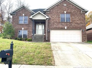 2015 Sterling Oaks Dr, Sellersburg, IN 47172