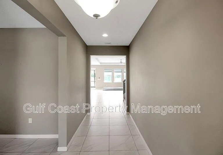 2914 Esmeralda Dr — Photo 3