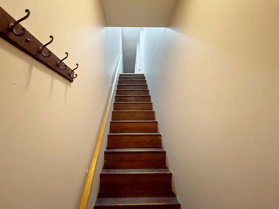 stairs to go up