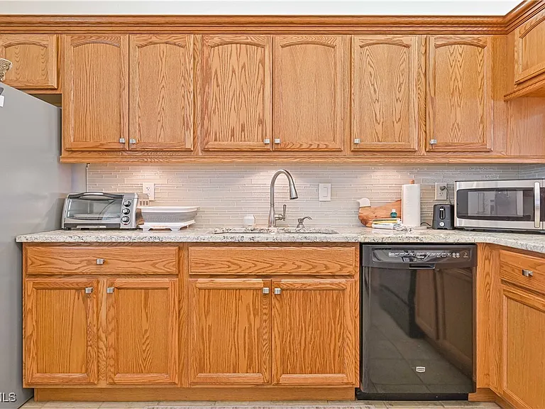 16650 Partridge Place Rd #204 — Photo 14