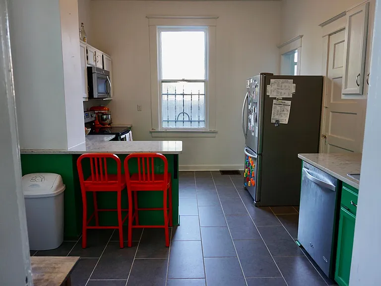 1179 Sledge Ave — Photo 3