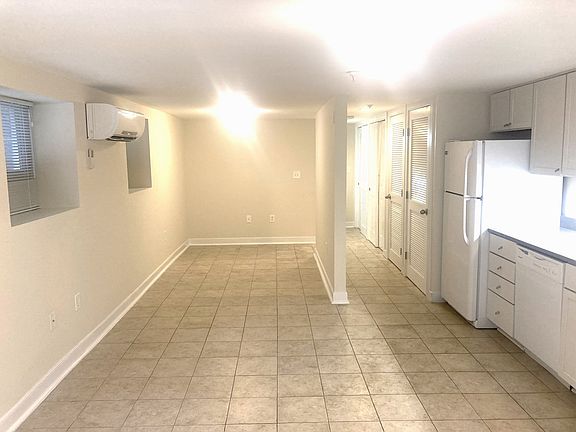 5th image of 2316 18th St NW Unit 2