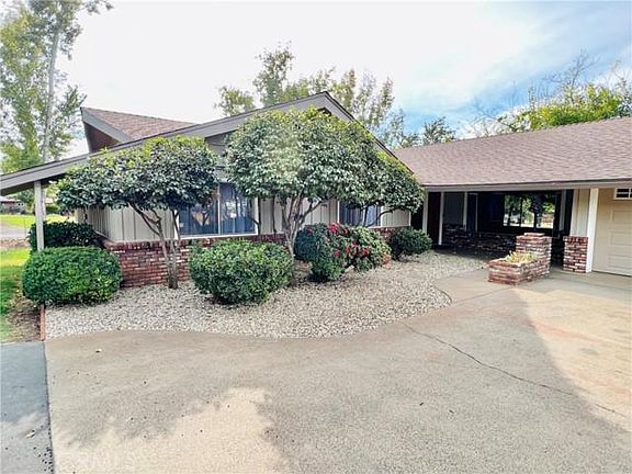 3rd image of 400 Oakvale Ave