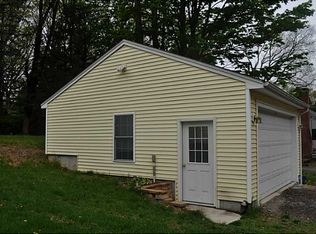 33 Maple Ave, North Smithfield, RI 02896