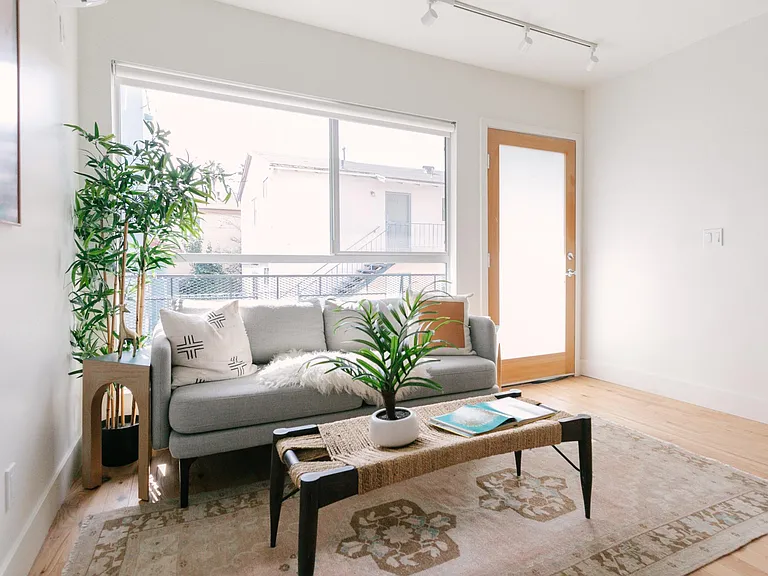 221 N Catalina St #9 — Photo 28