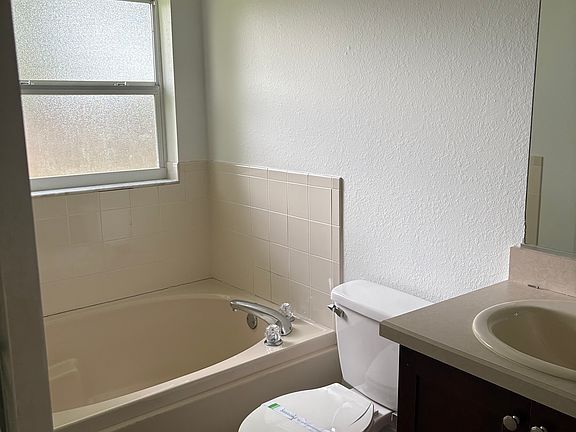 3rd image of 6700 SW 86th Pl