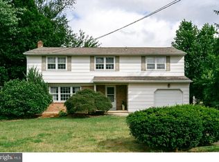 20 Oakwood Dr, Cinnaminson, NJ 08077