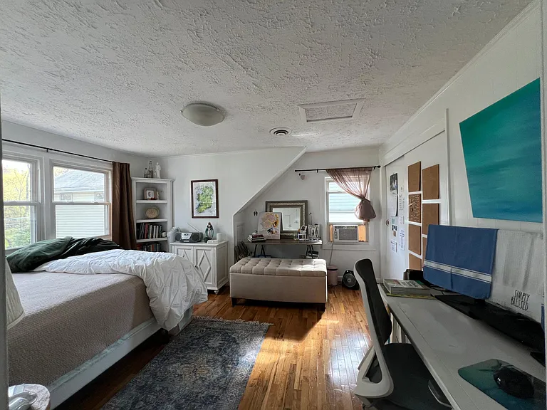 Upper Bedroom 1