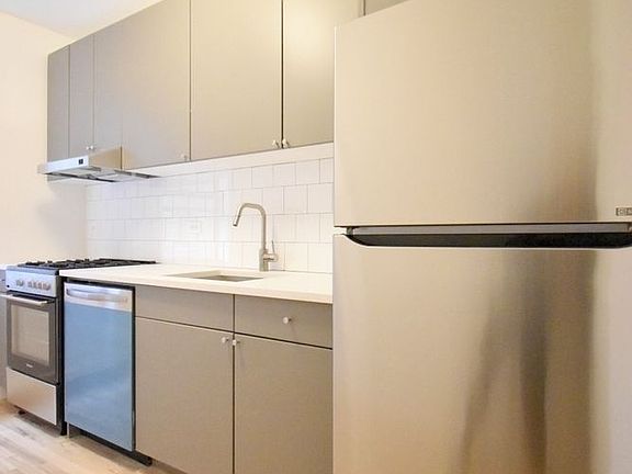 4th image of 200 Haven Ave APT 4N