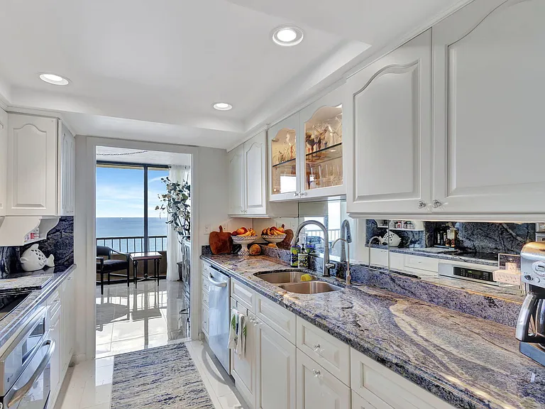 5550 N Ocean Dr #21C — Photo 16